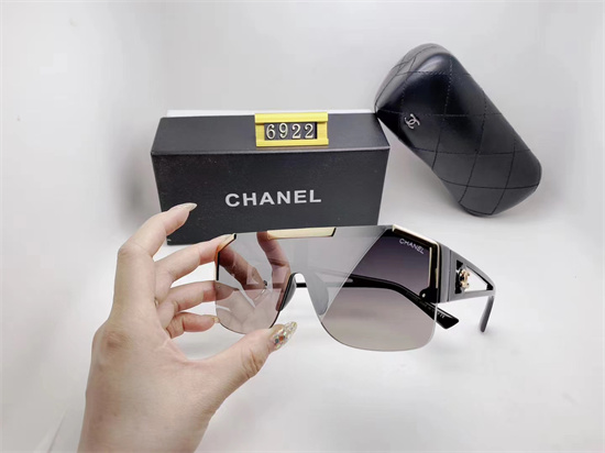 Chanel Sunglass A 070